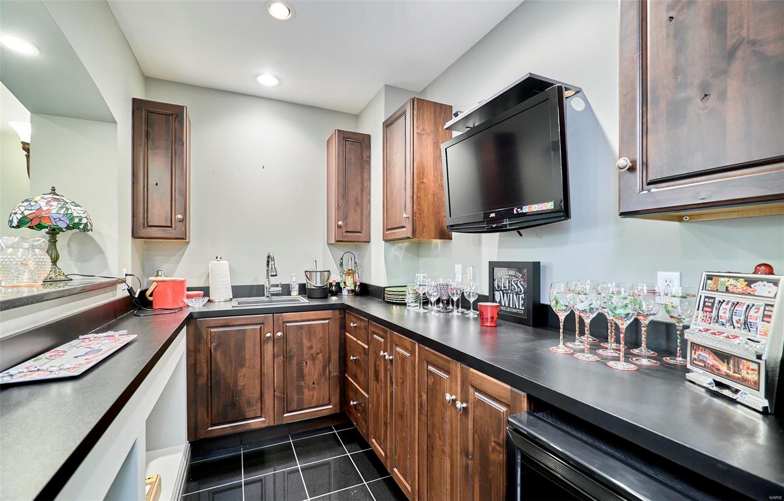 Anton Place - Residential