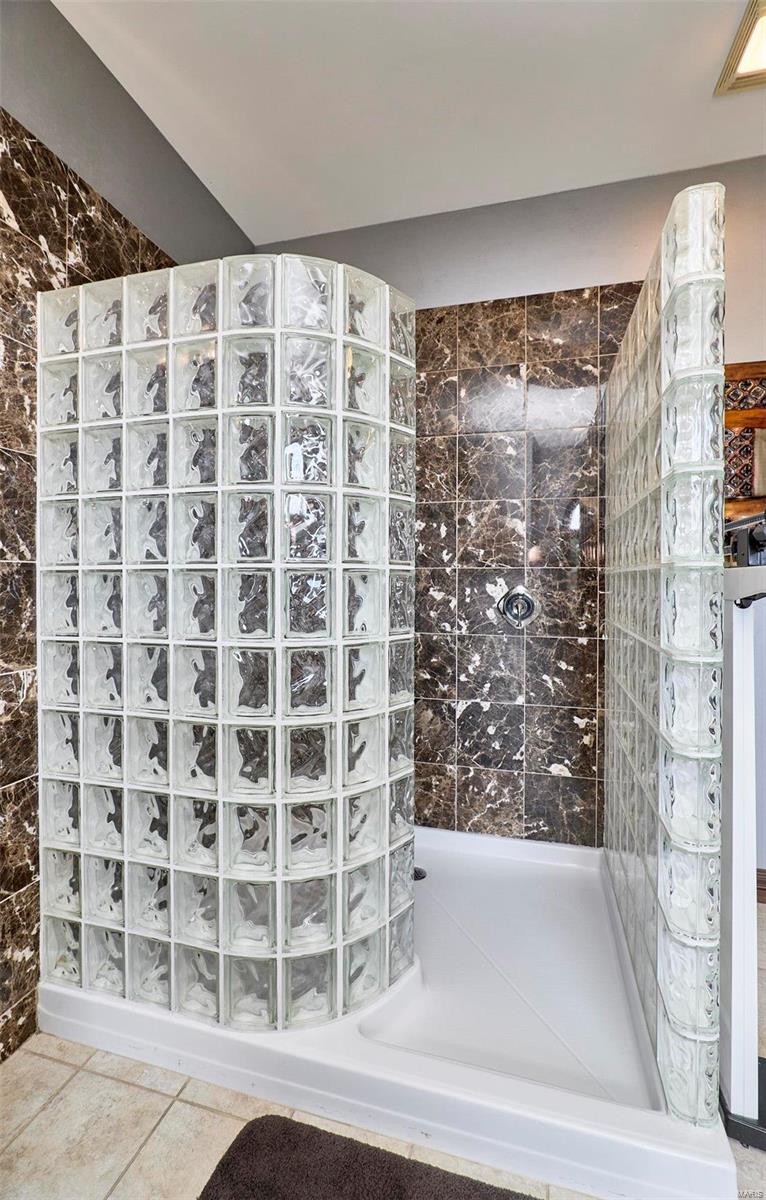 Anton Place - Residential