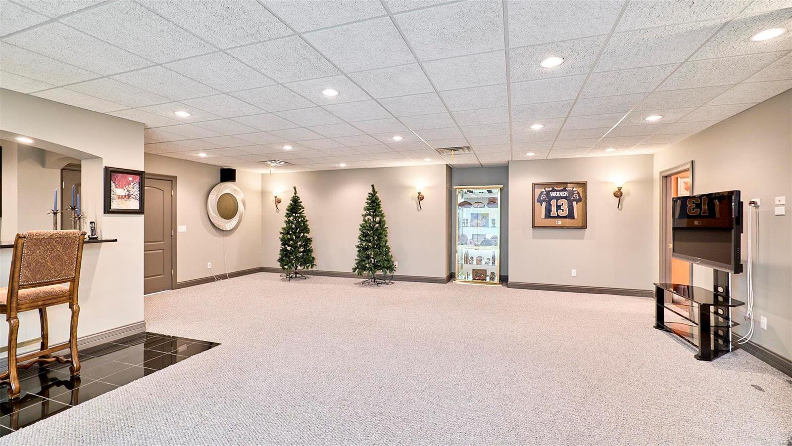 Anton Place - Residential