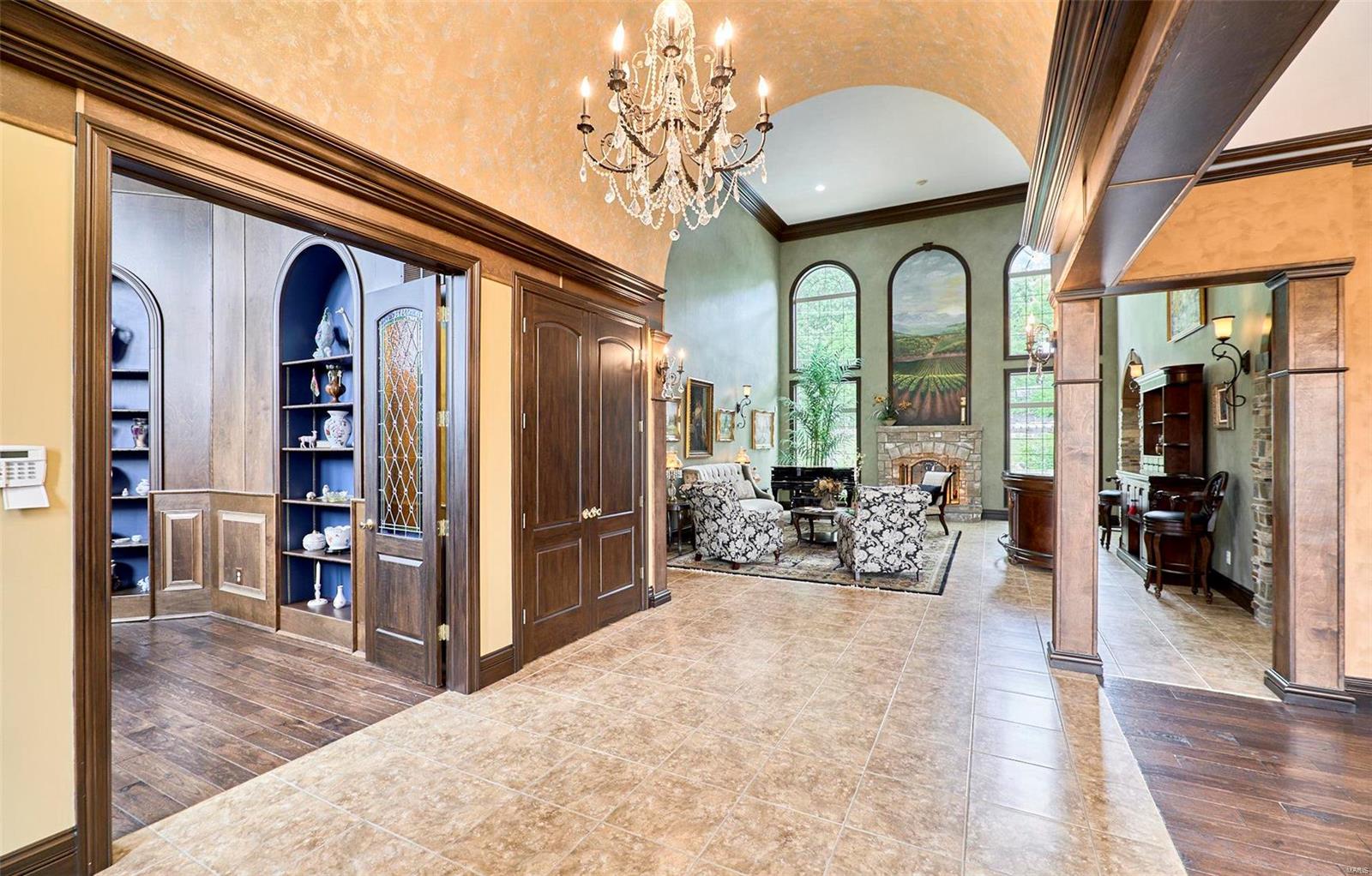 Anton Place - Residential