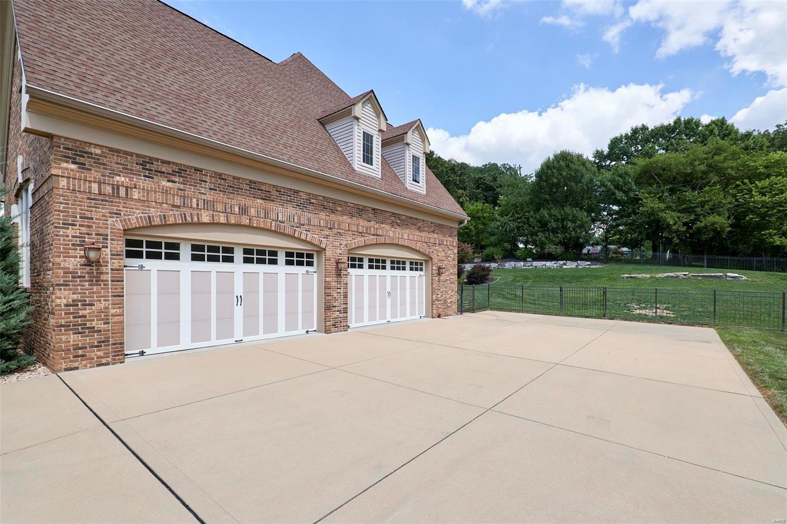 Anton Place - Residential