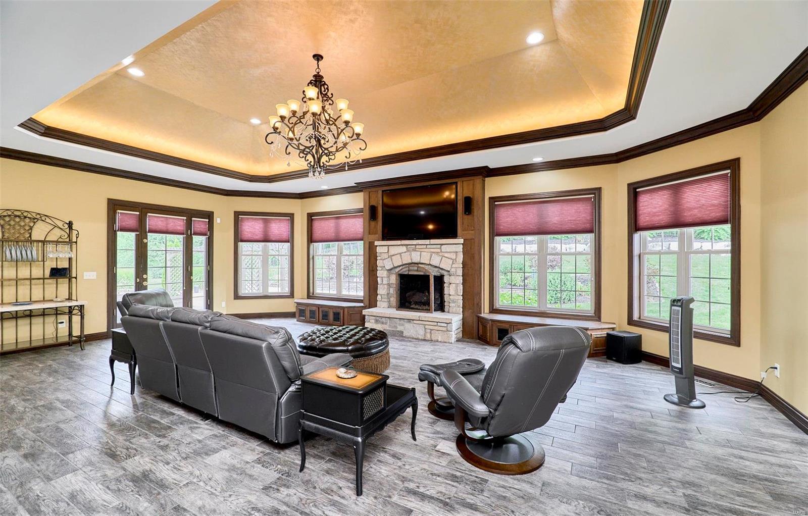 Anton Place - Residential