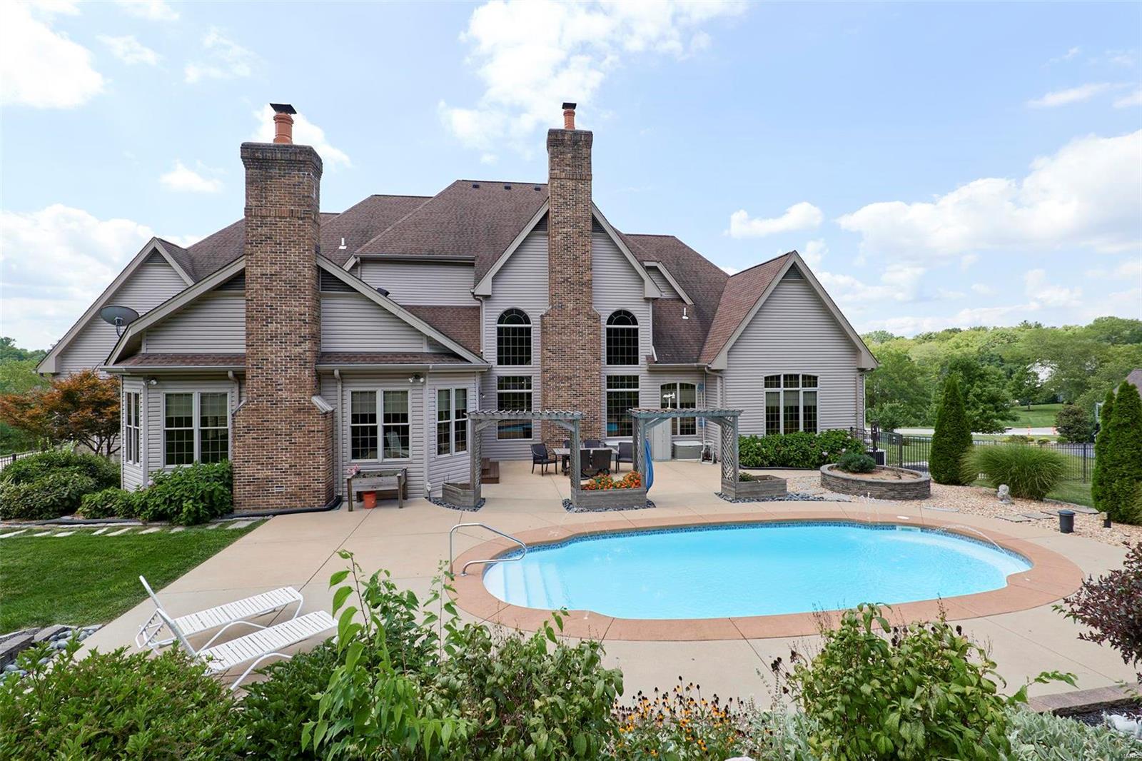 Anton Place - Residential