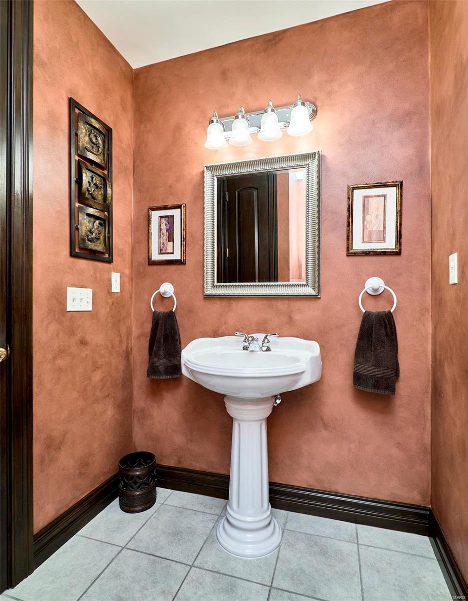 Anton Place - Residential