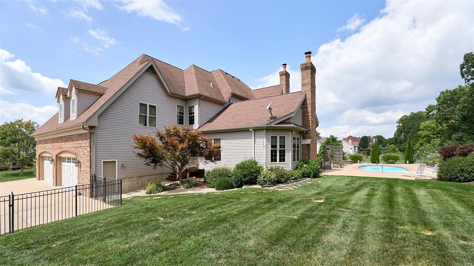 Anton Place - Residential