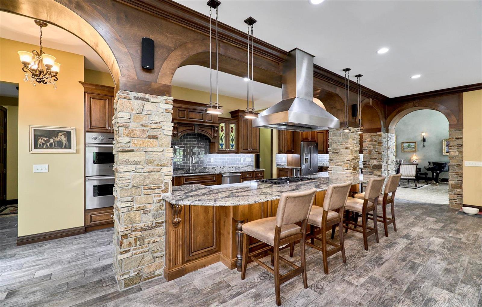 Anton Place - Residential