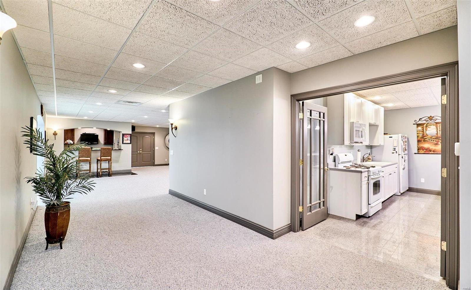 Anton Place - Residential