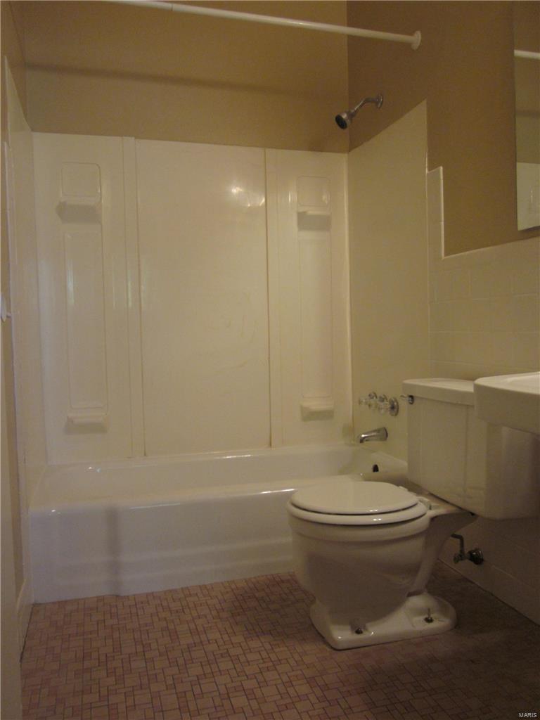 St Louis Commons Add - Residential Income