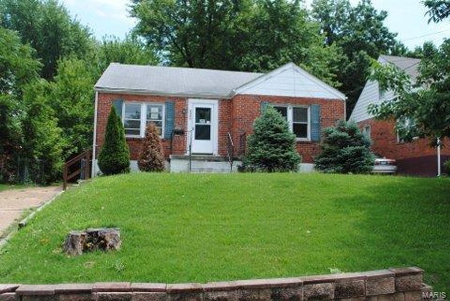 Easy to maintain brick two bedroom, one bath Ranch. Mostly hardwood throughout the main floor. Partially finished basement. This is a Fannie Mae HomePath home SpecialListingConditions: Foreclosure