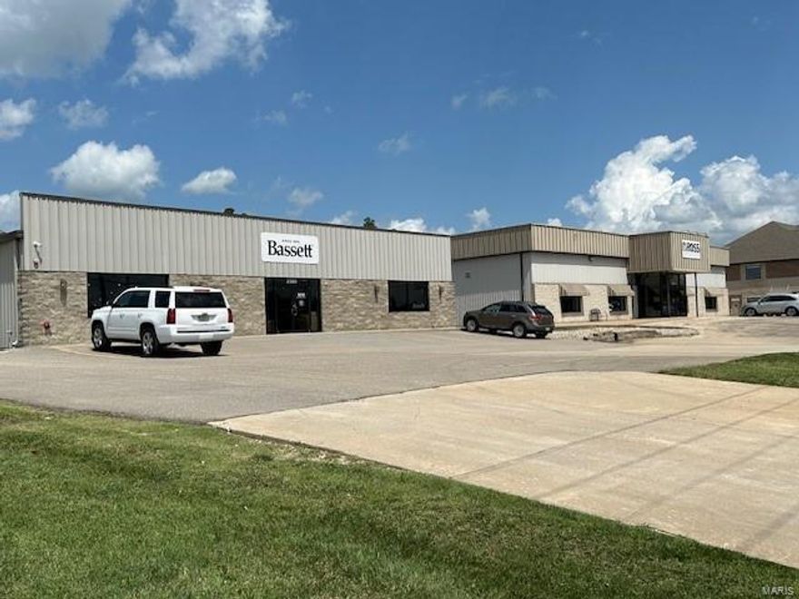 Located in a great high traffic and visibility location is 40,000 SF of commercial buildings with excellent off-street parking. Property consists of 27,000 SF of retail buildings and a 13,000 SF warehouse building. Location: High Traffic