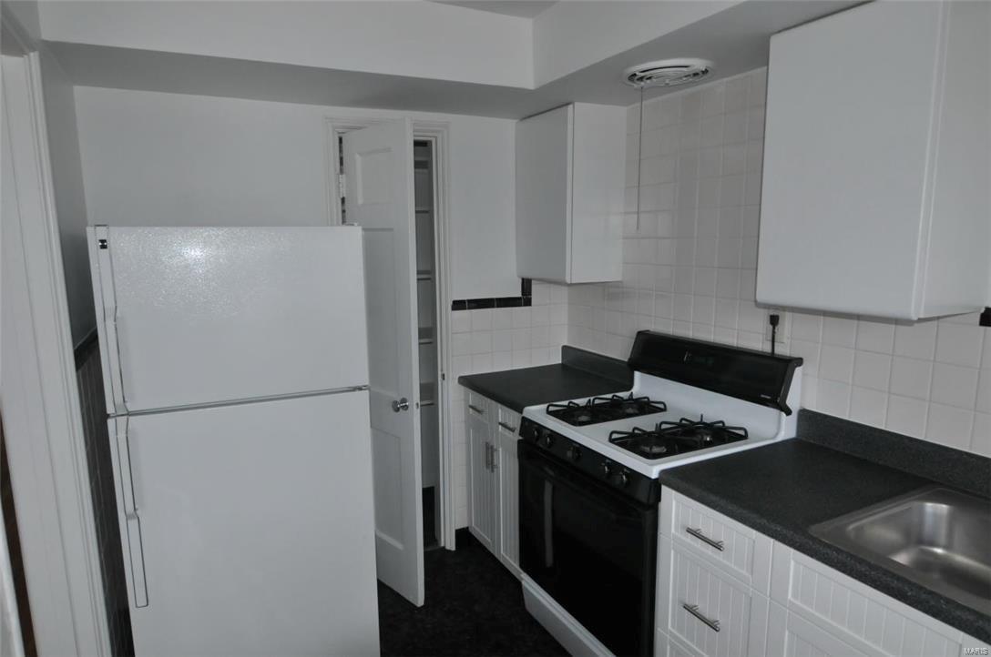 N McKnight RD - Residential Lease