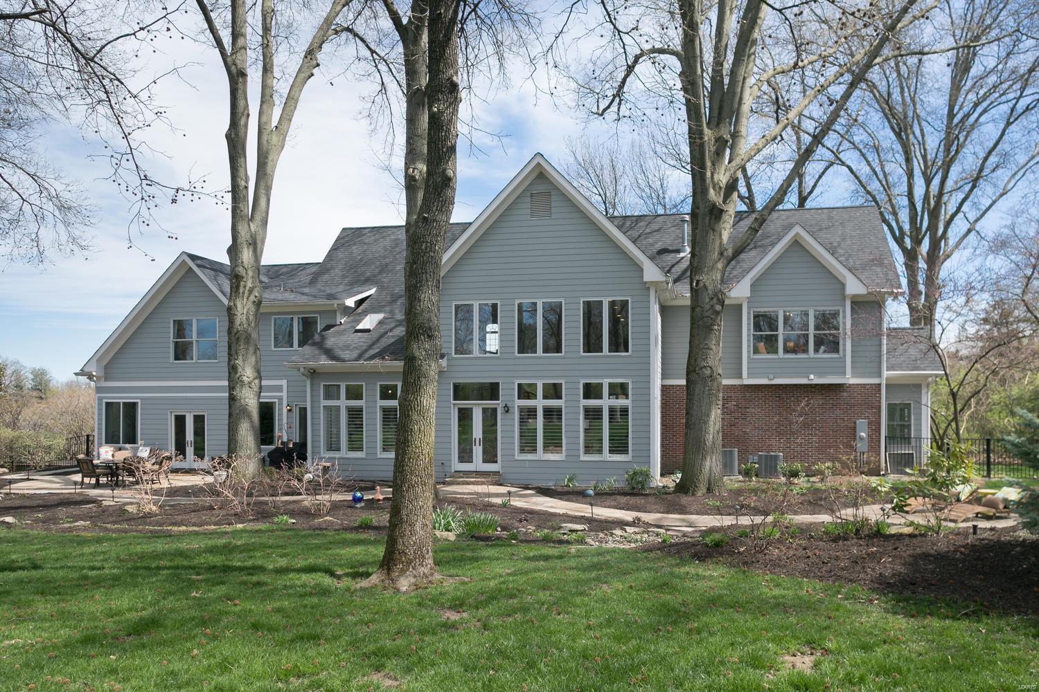 Town & Country Manor - Residential