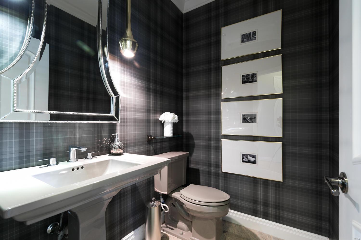 Town & Country Manor - Residential