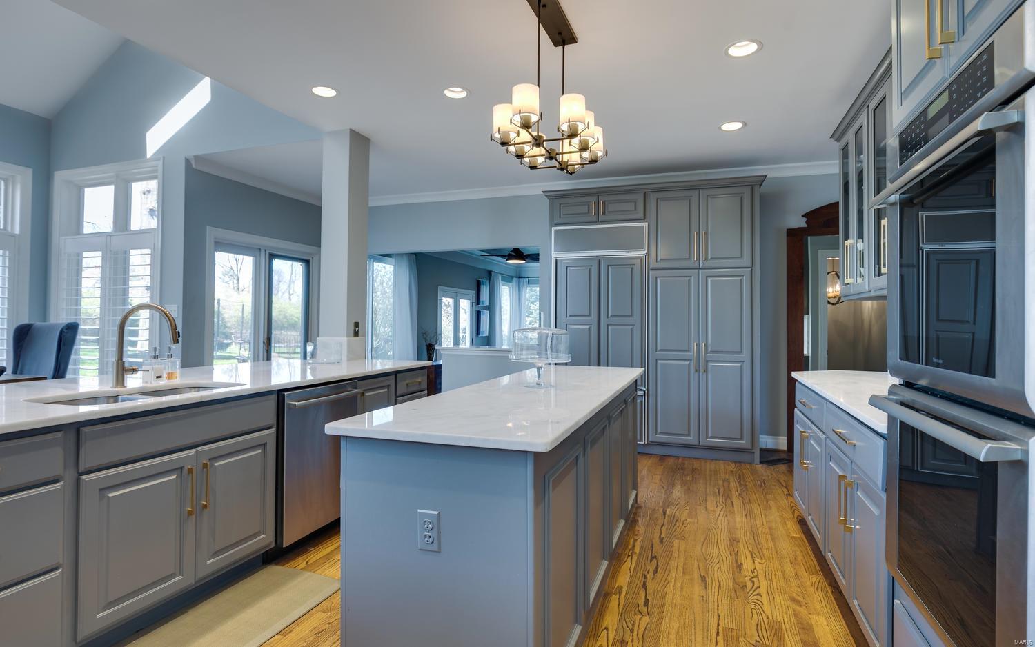 Town & Country Manor - Residential