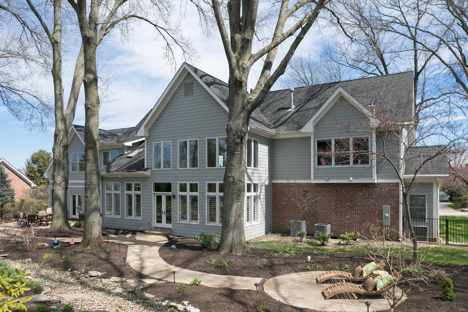 Town & Country Manor - Residential