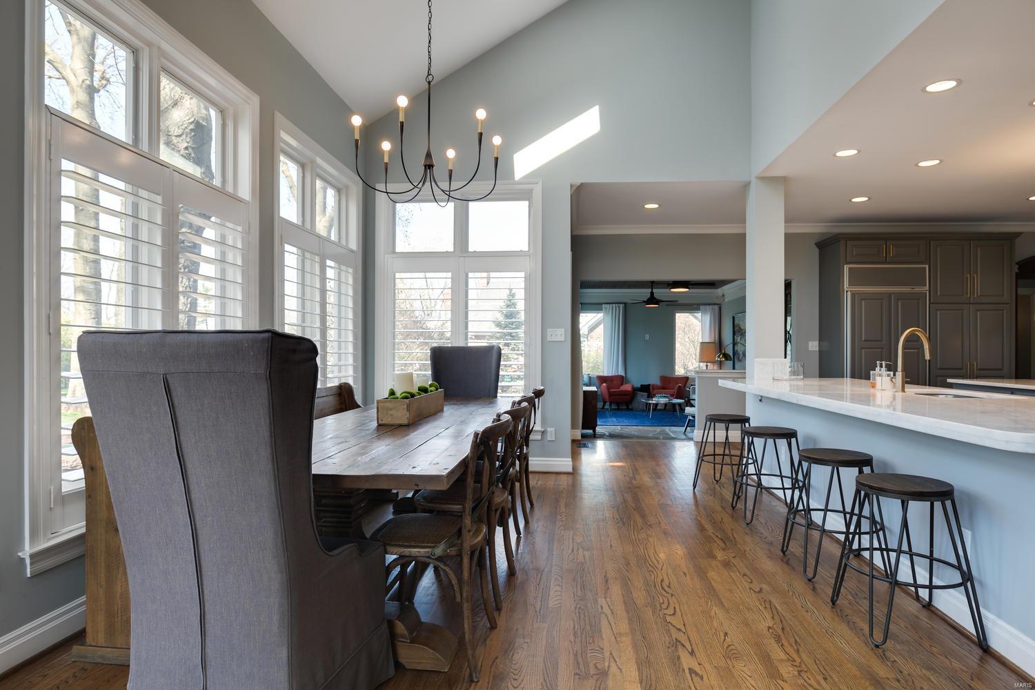 Town & Country Manor - Residential