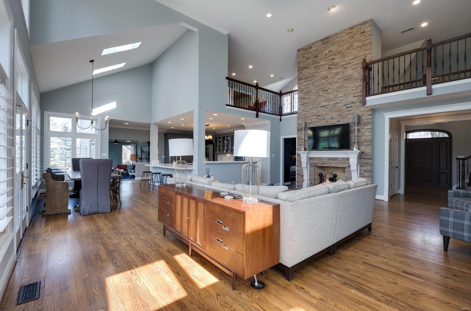 Town & Country Manor - Residential