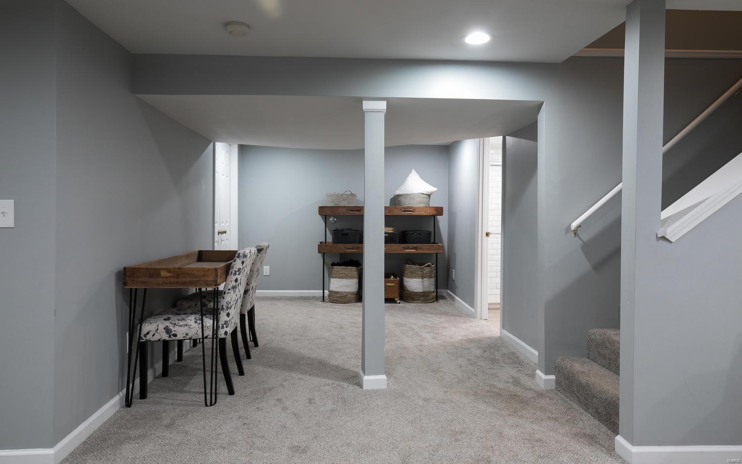 Town & Country Manor - Residential