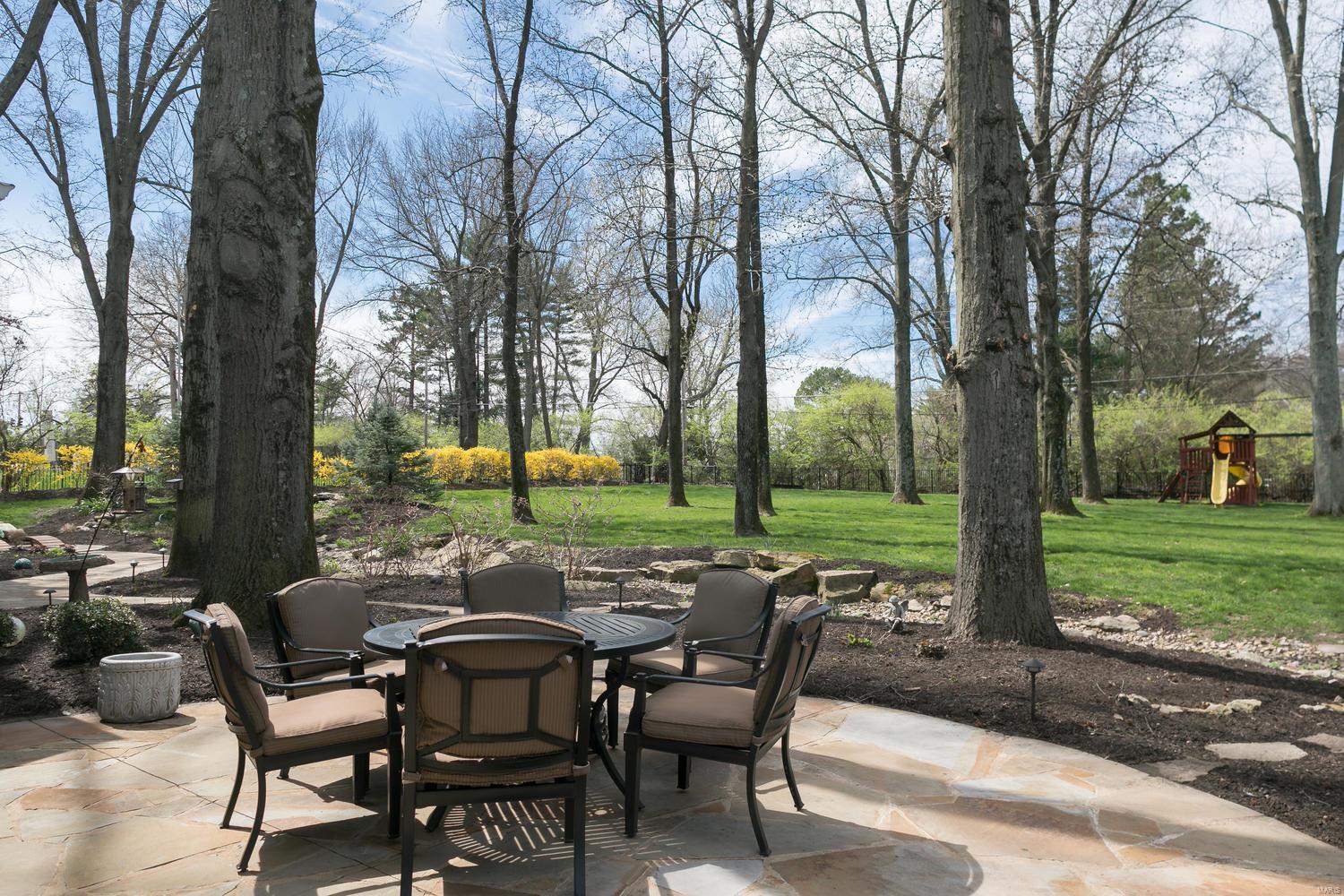 Town & Country Manor - Residential