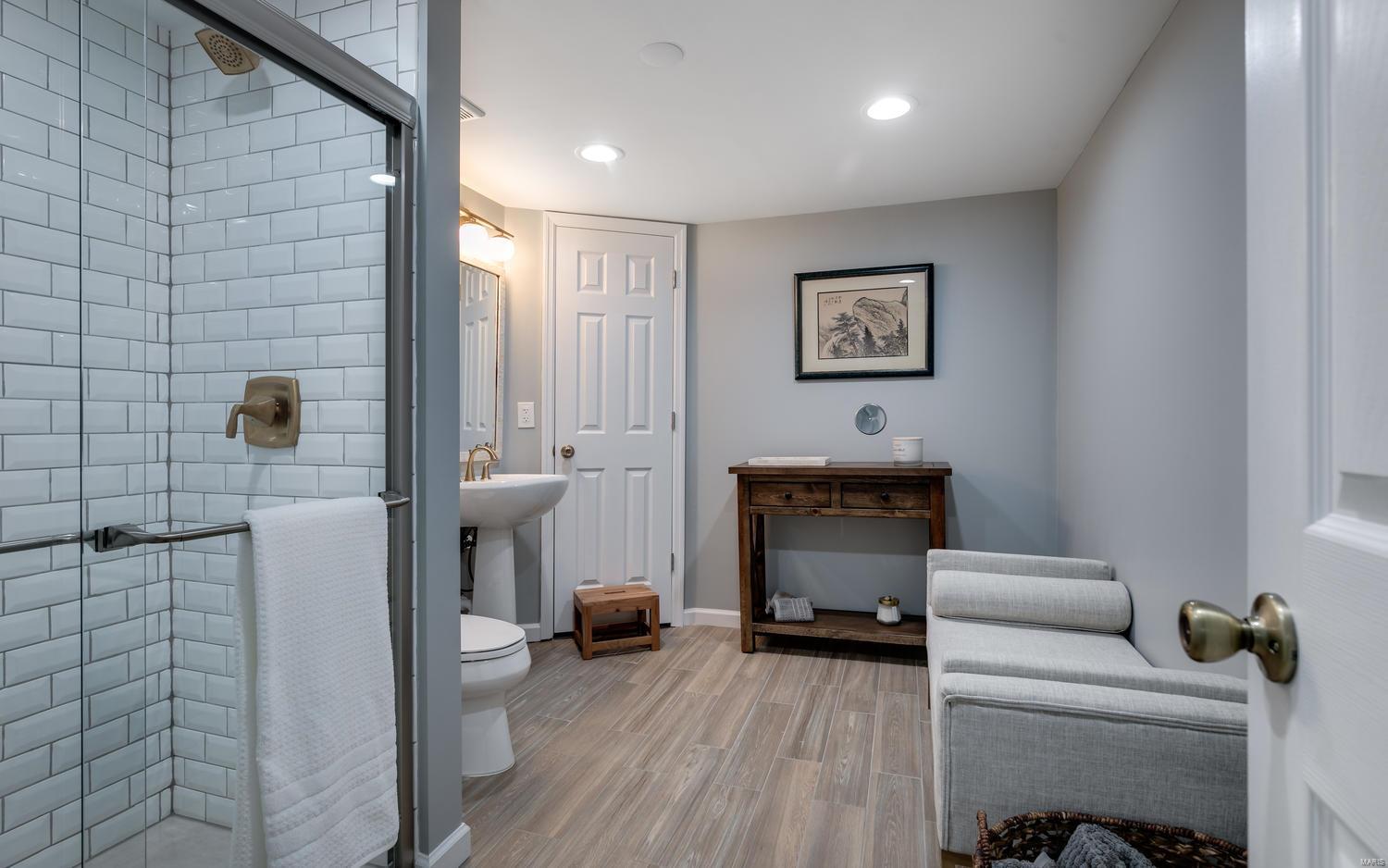 Town & Country Manor - Residential