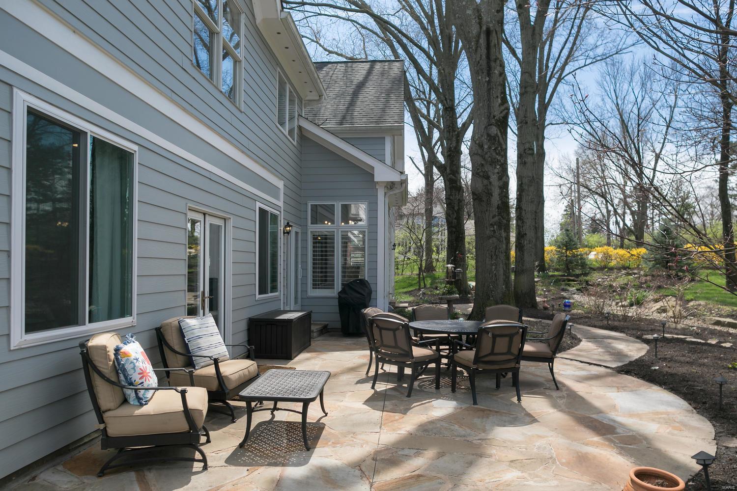 Town & Country Manor - Residential