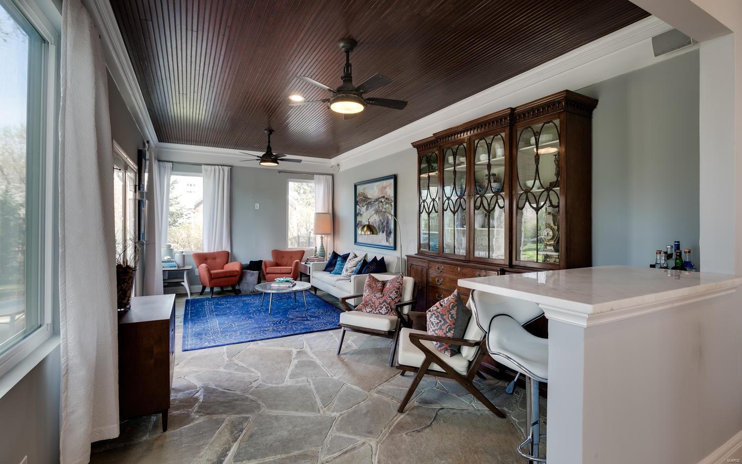 Town & Country Manor - Residential