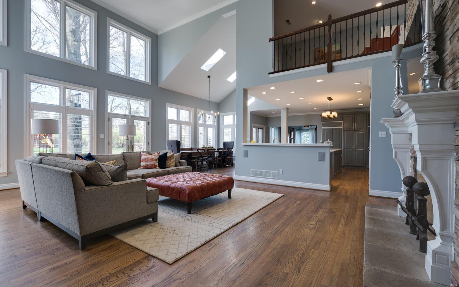 Town & Country Manor - Residential