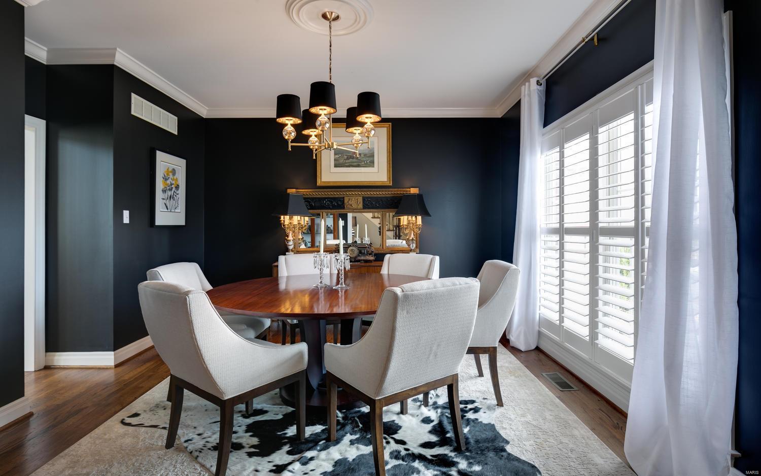 Town & Country Manor - Residential