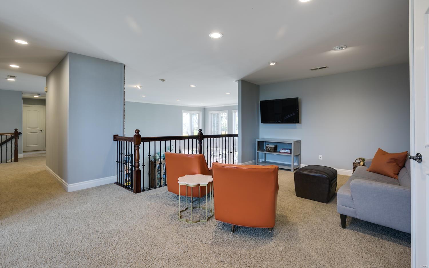 Town & Country Manor - Residential