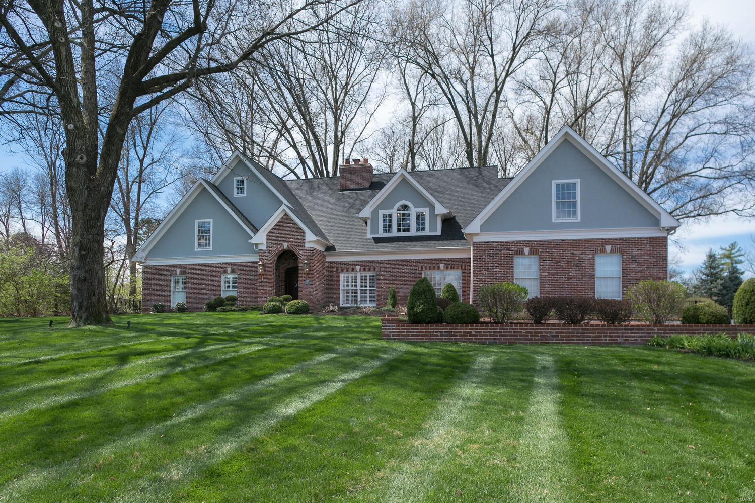 Town & Country Manor - Residential