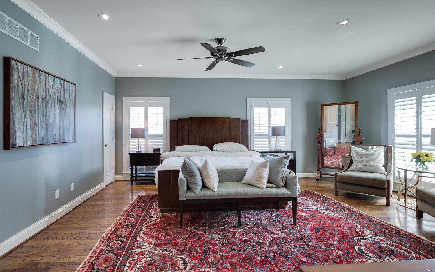 Town & Country Manor - Residential