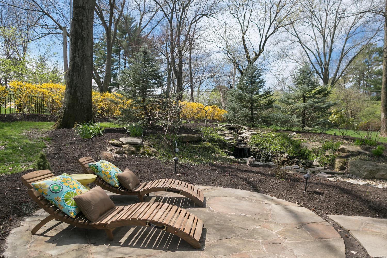 Town & Country Manor - Residential