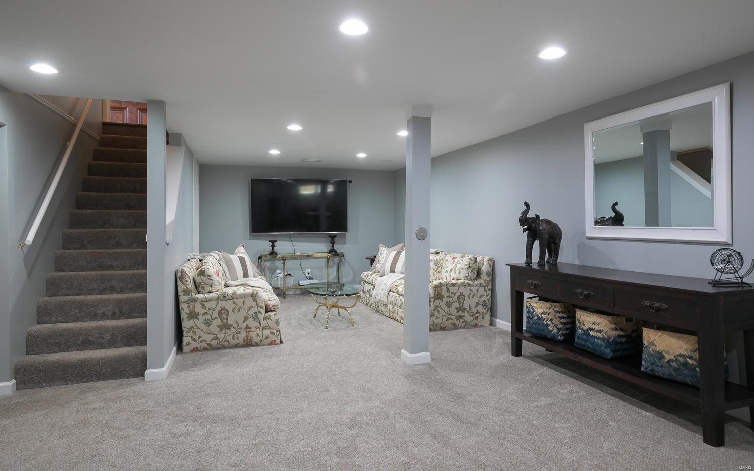 Town & Country Manor - Residential