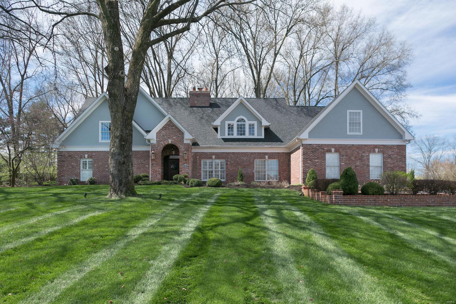 Town & Country Manor - Residential