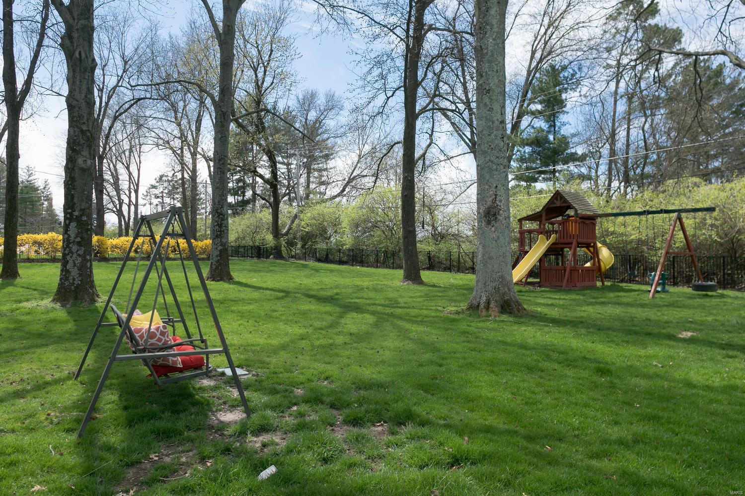 Town & Country Manor - Residential