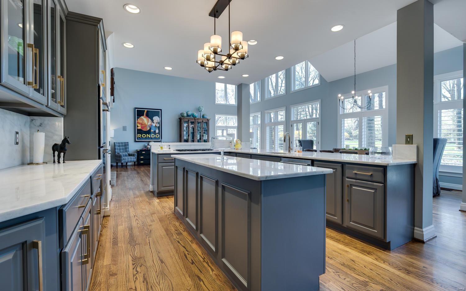 Town & Country Manor - Residential