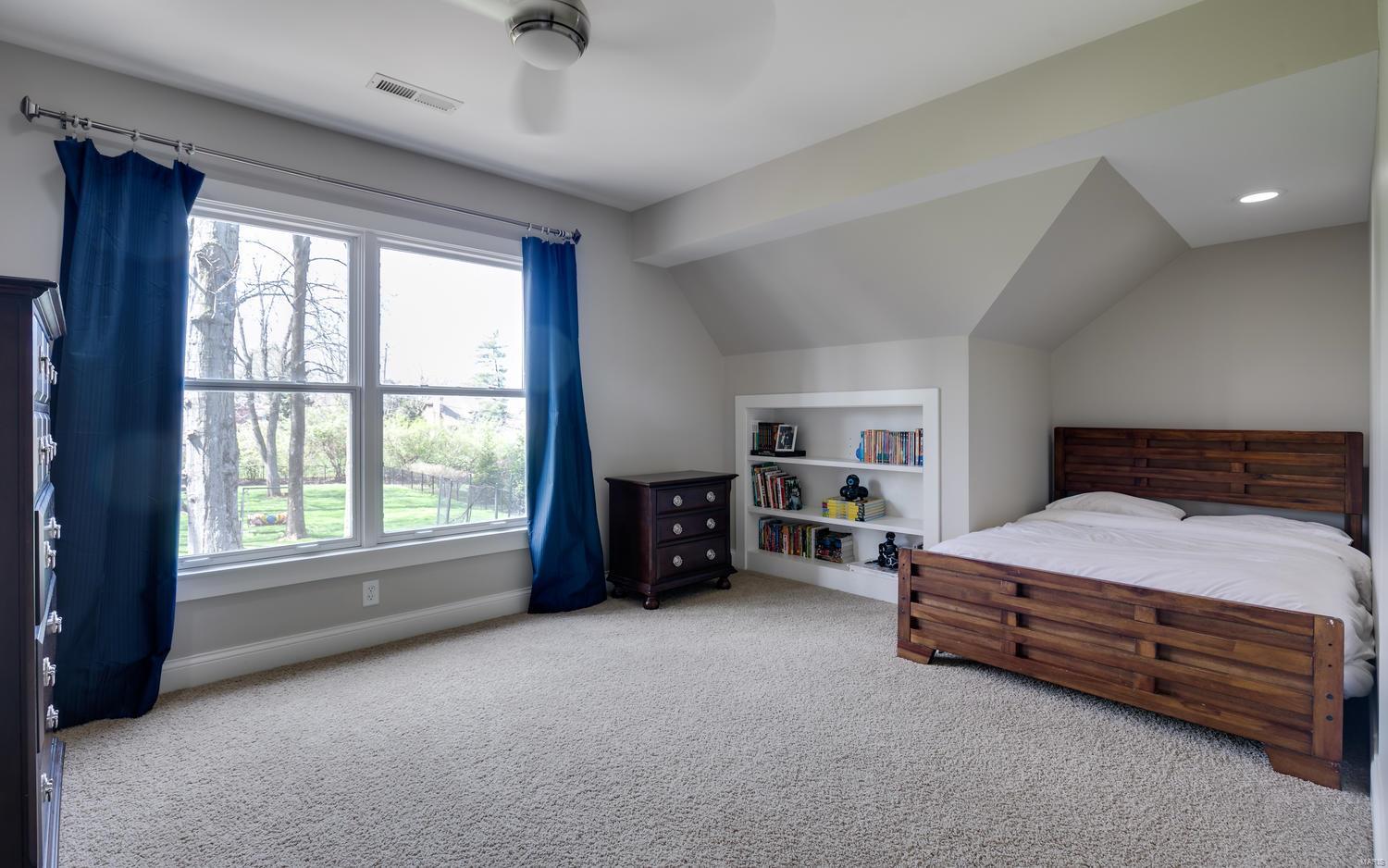 Town & Country Manor - Residential