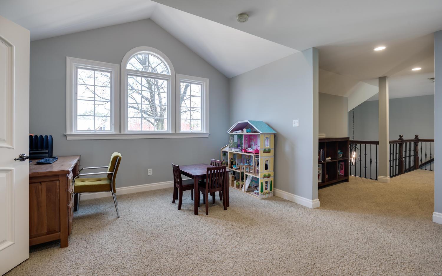 Town & Country Manor - Residential