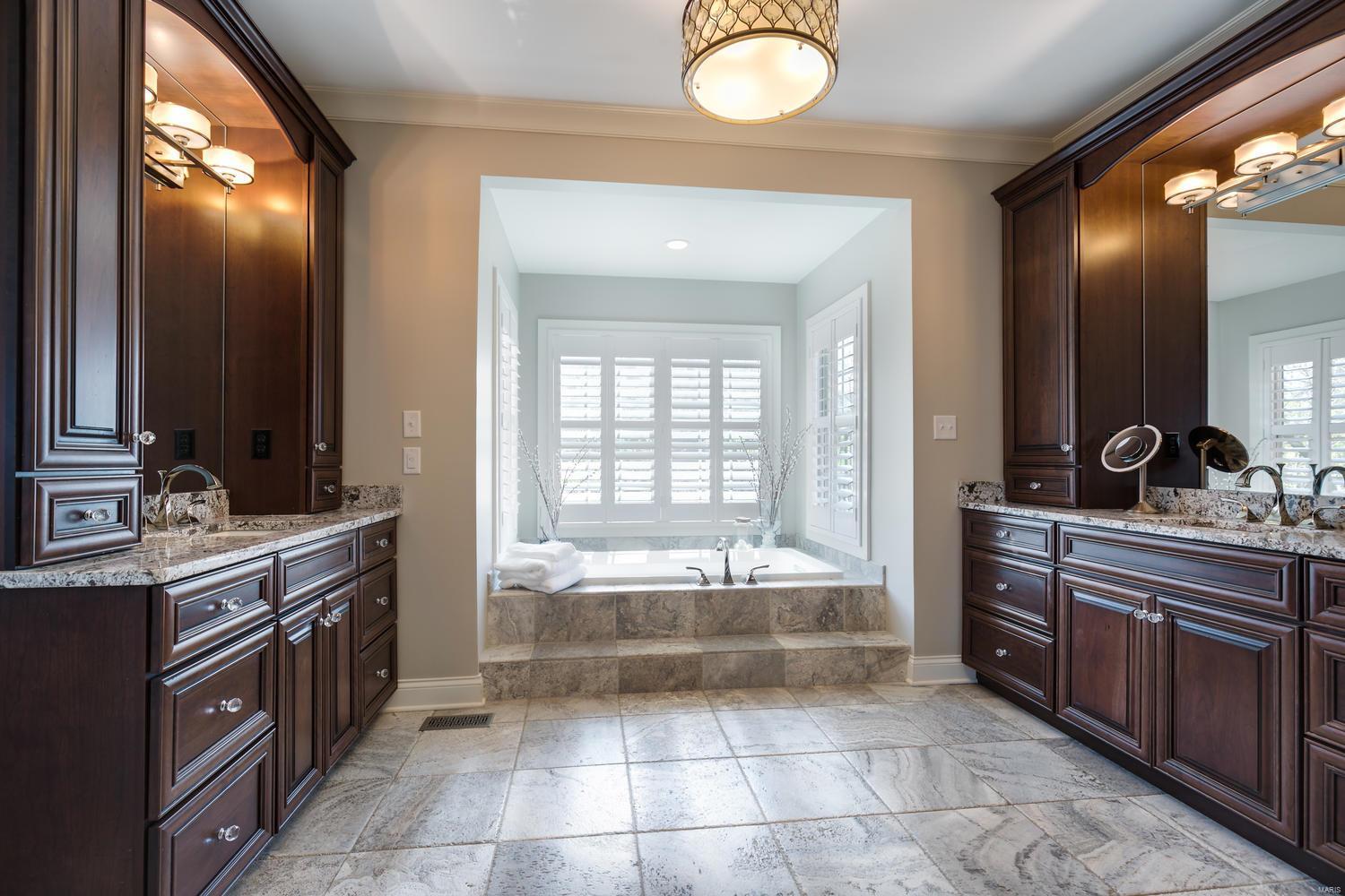 Town & Country Manor - Residential