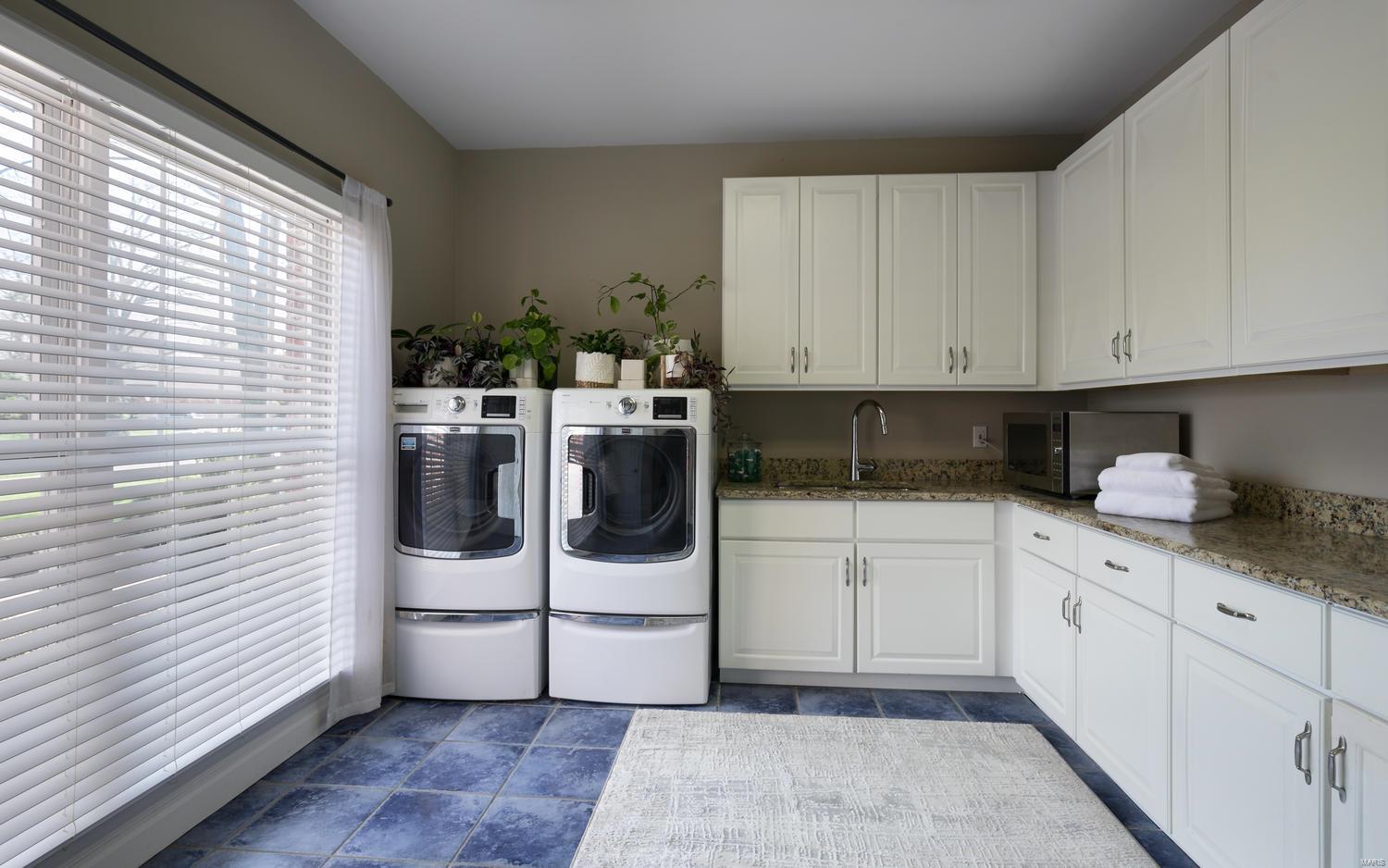 Town & Country Manor - Residential