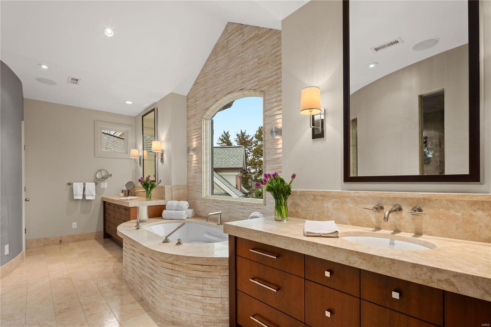 Lynnbrook - Residential