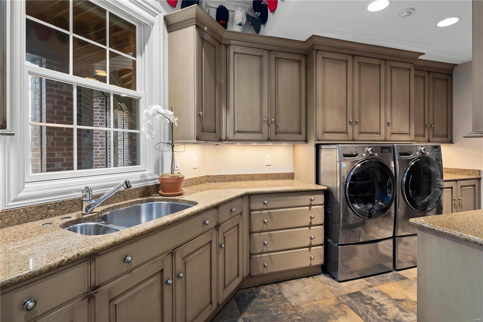 Lynnbrook - Residential