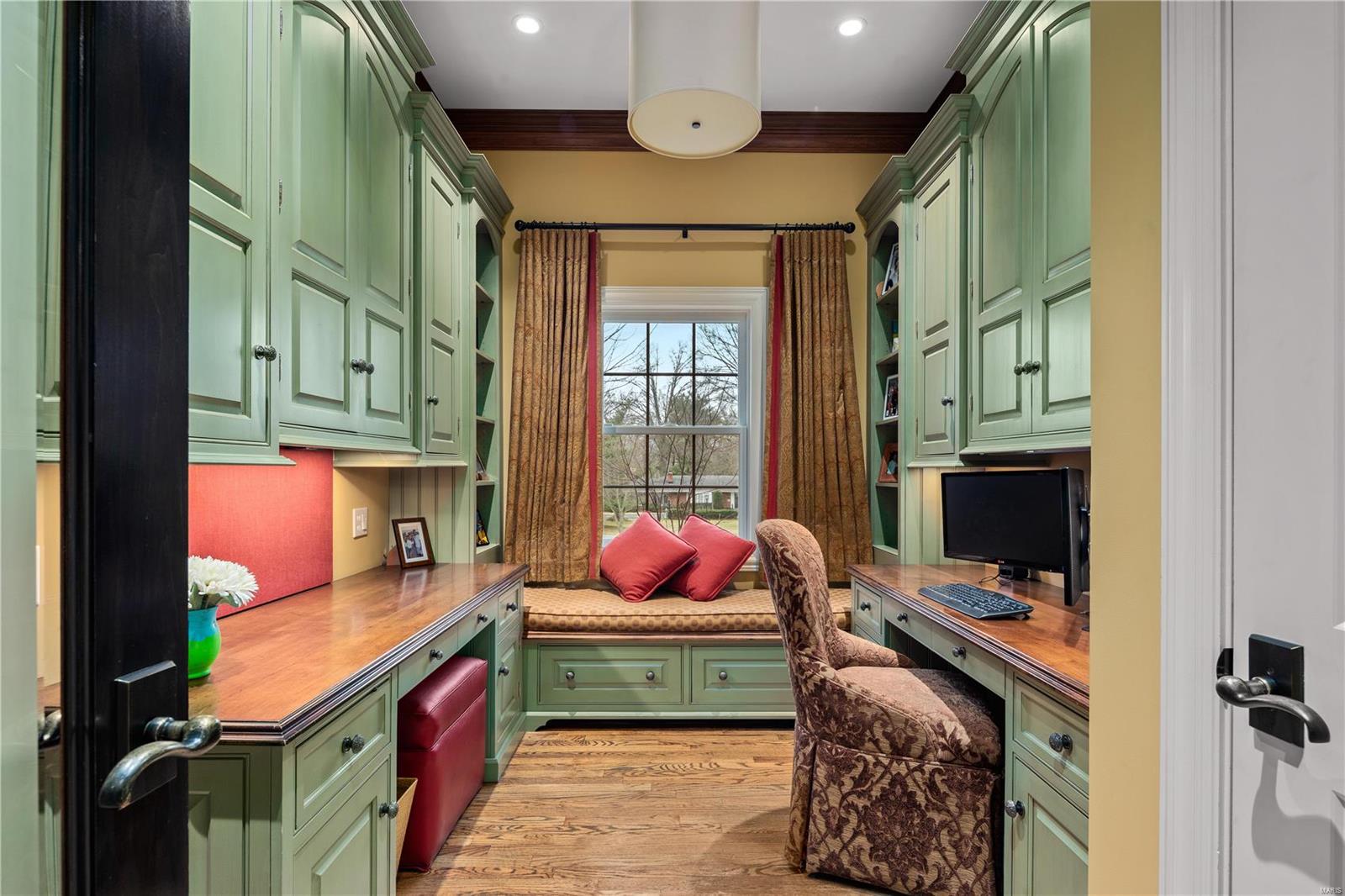 Lynnbrook - Residential