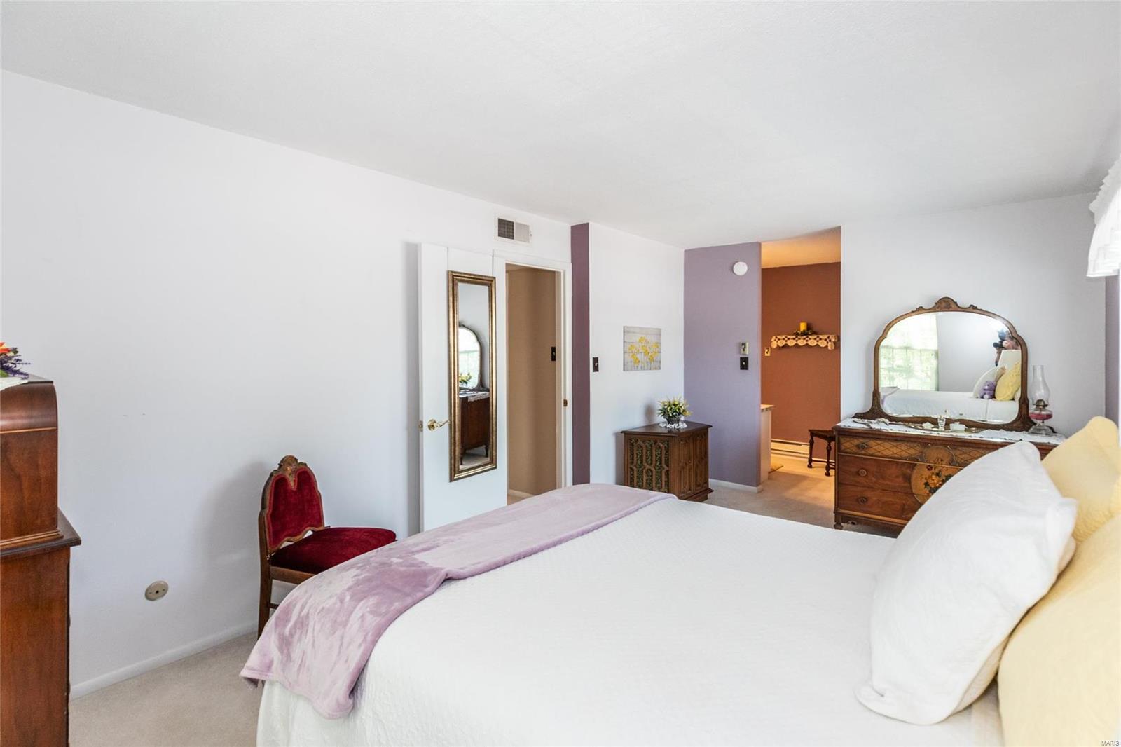 St Louis, Missouri 63125, United States, 2 Bedrooms Bedrooms, ,2 BathroomsBathrooms,Residential,Active,47870