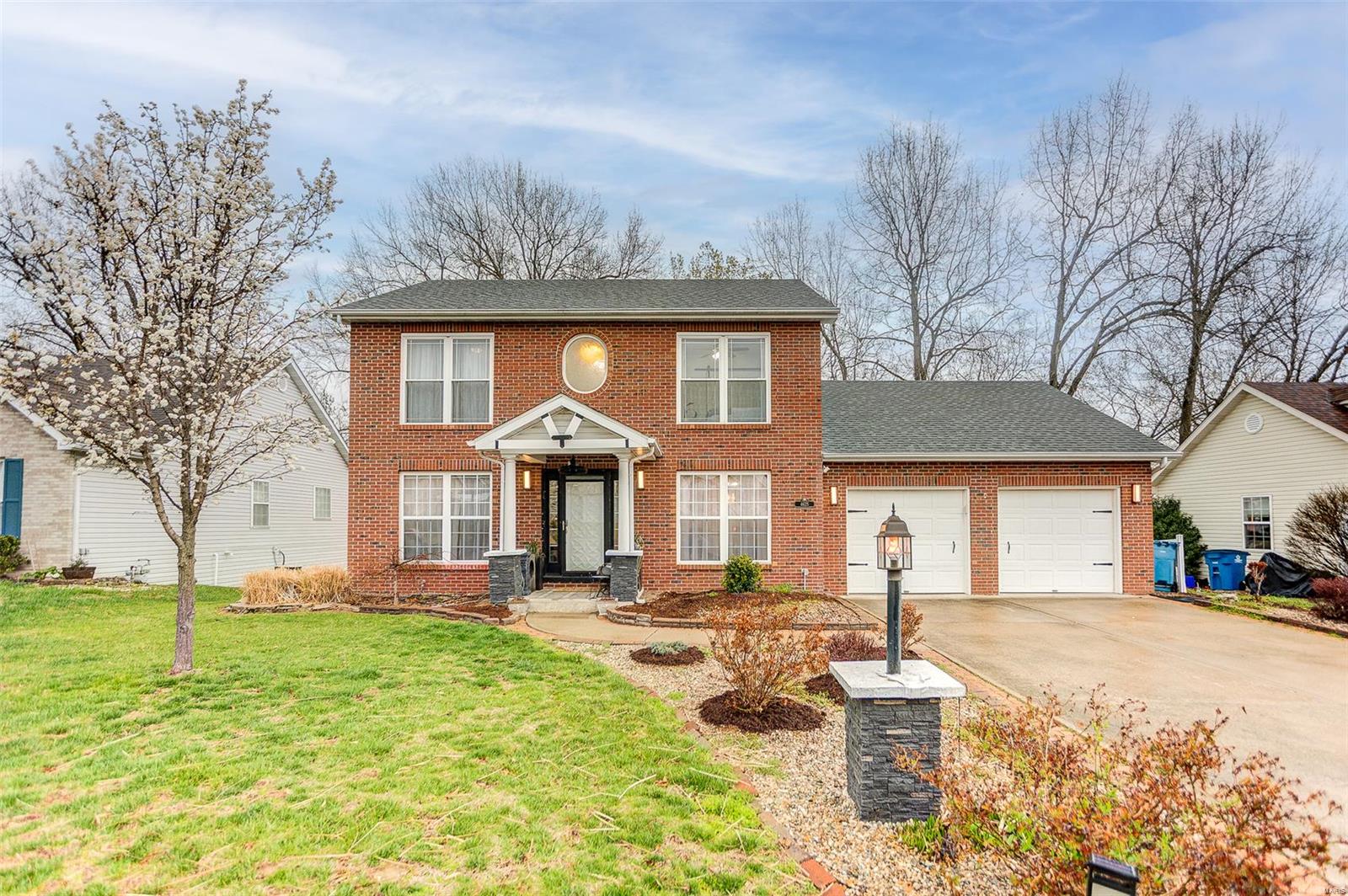Alton, Illinois 62002, United States, 4 Bedrooms Bedrooms, ,4 BathroomsBathrooms,Residential,Active,97477