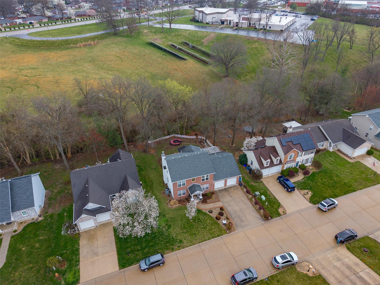 Alton, Illinois 62002, United States, 4 Bedrooms Bedrooms, ,4 BathroomsBathrooms,Residential,Active,97477