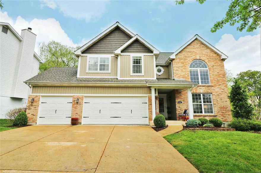 Beautifully updated 4bed, 3.5bath, 2-story home located in the highly sought-after Rockwood School District! Enter the great room & formal dining area, equipped w/ huge vaulted ceilings & windows that give off tons of natural light.  Completely updated kitchen features new custom cabinets, stunning backsplash & quartz countertops w/ large center island, new stainless steel appliances, & new modern lighting fixtures - all overlooking covered, maintenance-free deck, giant fenced-in backyard & patio off the walkout basement. Family room has large built-in cabinets & gas FP. Up the balcony staircase, you'll find 3 lg bedrooms & master suite that includes W/I closet, dbl vanity, separate tub/shower. Finished lower level features another full bath & family room with built-in fishtank & bar, perfect for entertaining. Other amenities include 3-car garage, main floor laundry, sprinkler system. Walking distance to Uthoff Valley, Riverchase and Westside Park. You wont want to miss this one!