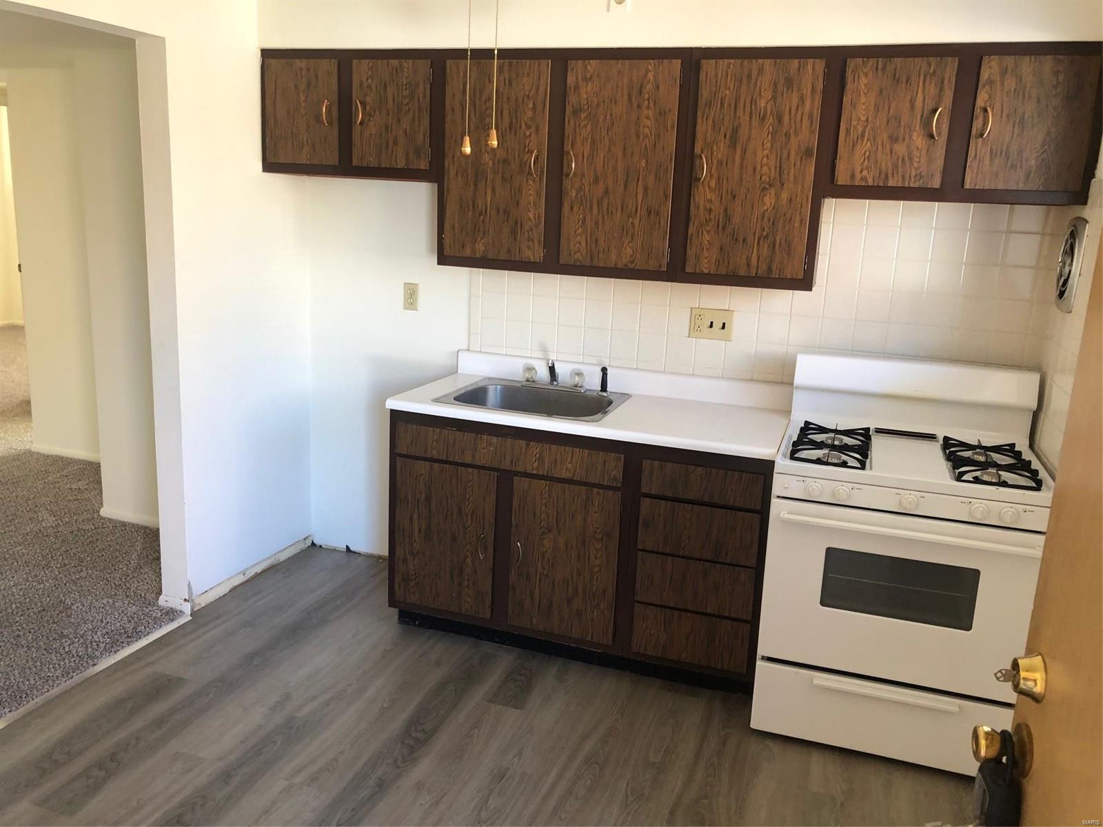 Titchfield Court Apartments (1mo.free) - Residential Lease