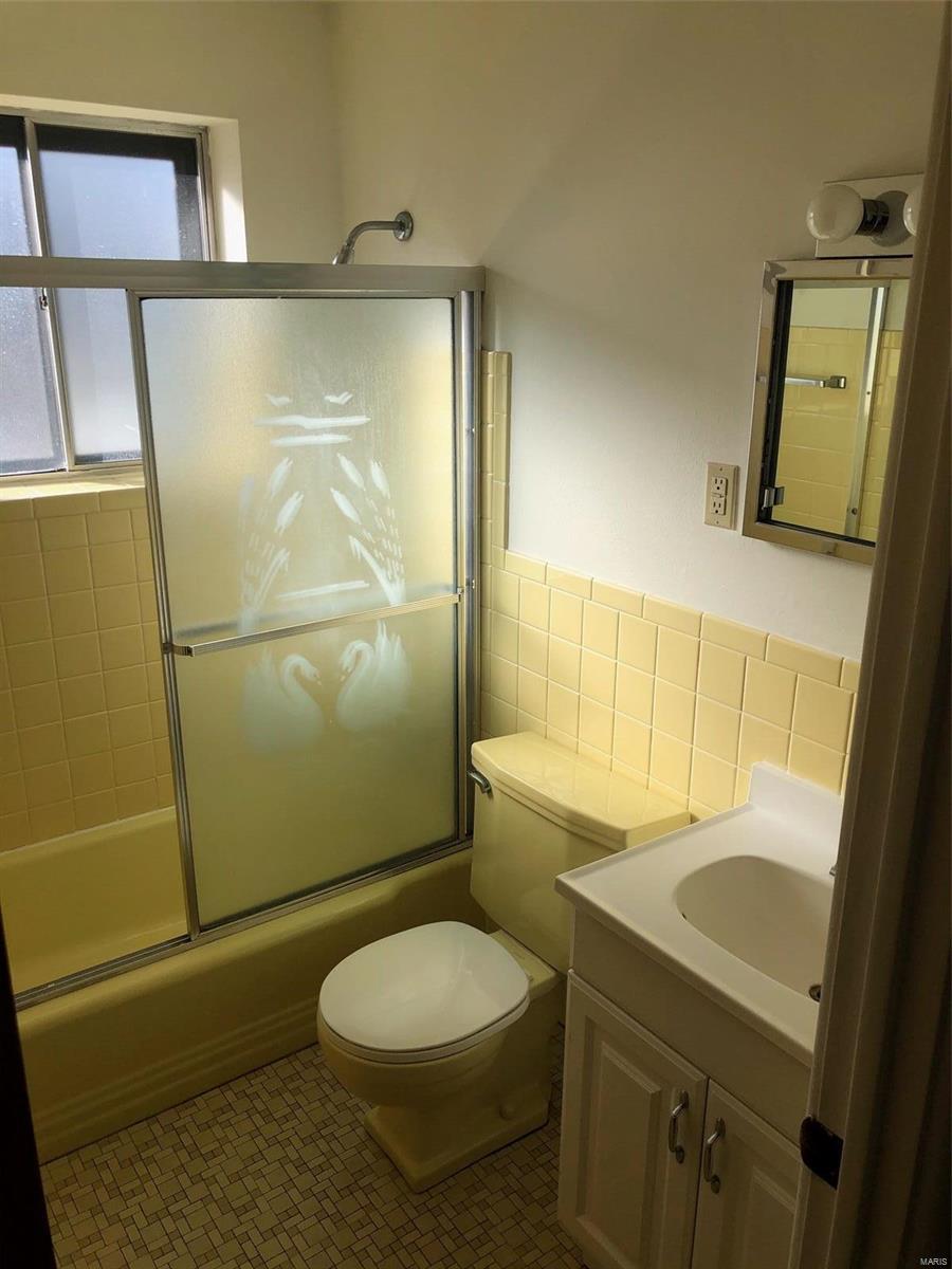 Titchfield Court Apartments (1mo.free) - Residential Lease