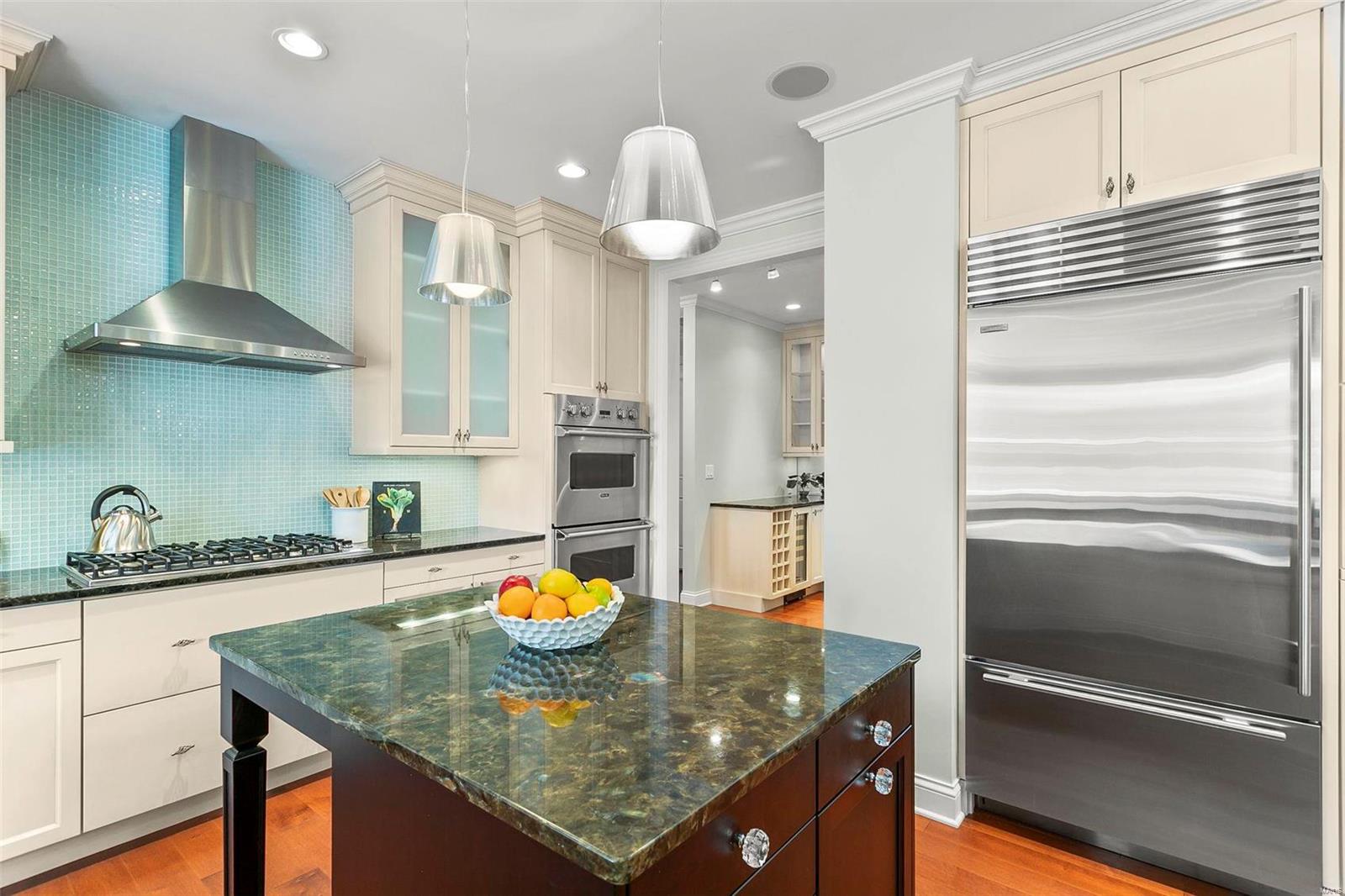 Crescent Condo - Residential